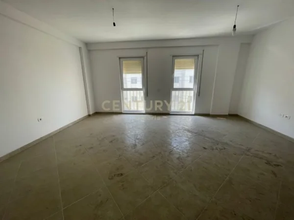 Tirane, shes apartament Kati 3, (Selite)