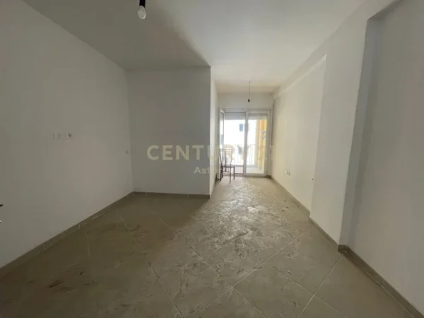 Tirane, shes apartament Kati 3, (Selite)