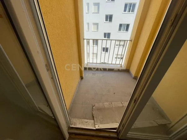 Tirane, shes apartament Kati 3, (Selite)