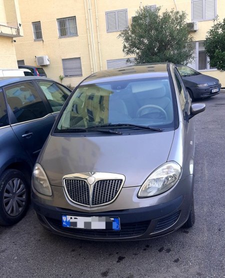 Tirane, shes makine Lancia musa Nafte, kafe automatik Kondicioner 220.000 km 2.700 €