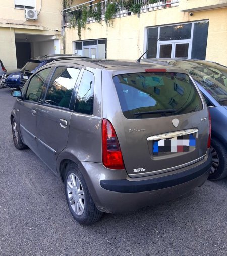 Tirane, shes makine Lancia musa Nafte, kafe automatik Kondicioner 220.000 km 2.700 €