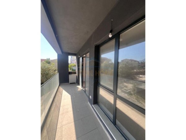 Tirane, shitet apartament 3+1+Ballkon Kati 2, 136 m² 190.148 € (RRUGA 5 MAJI)