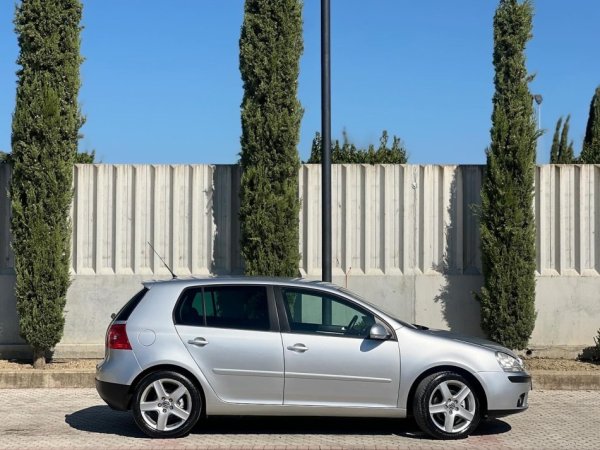 VW GOLF V - 2.0 NAFTE 👉 2007 👈 kambio AUTOMATIKE 5.400 €