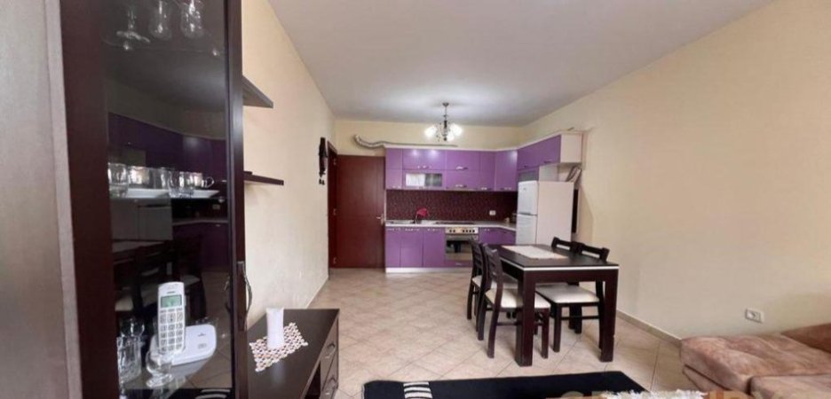 Tirane, jap me qera apartament 1+1+Ballkon Kati 4, 68 m² 500 € 