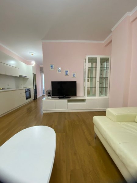 Tirane, jepet me qera apartament 2+1 Kati 3, 100 m² 600 € (Tek Kompleksi Grand)