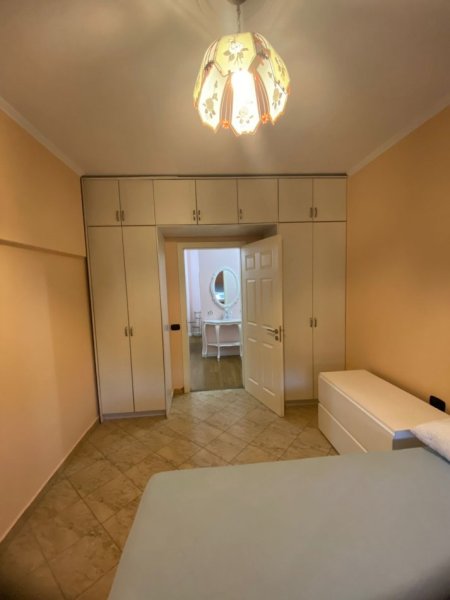 Tirane, jepet me qera apartament 2+1+Ballkon Kati 3, 100 m² 600 € (Tek Kompleksi Grand, Ali Dem)