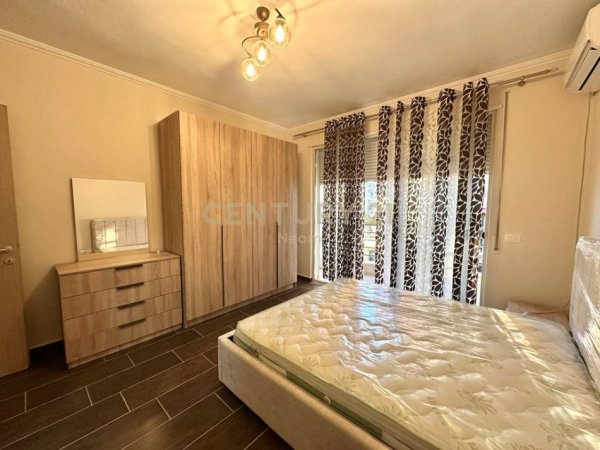 Tirane, jepet me qera apartament 2+1 Kati 3, 90 m² 530 € (Pallatet Cabej)