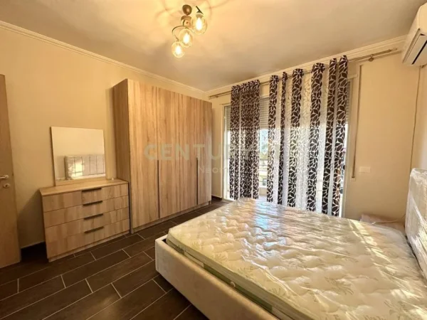 Tirane, jepet me qera apartament 2+1 Kati 3, 90 m² 530 € (Pallatet Cabej)