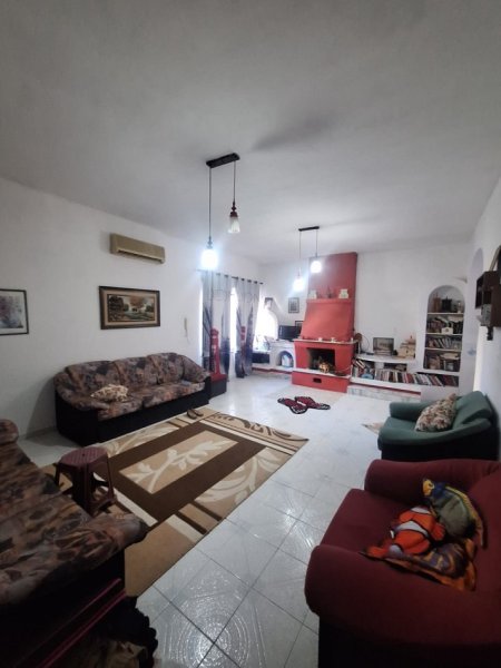 Tirane, jepet me qera apartament 1+1+Aneks Kati 1, 100 m² 400 € (Rr Vaid Kormaku, kodra e Priftit)