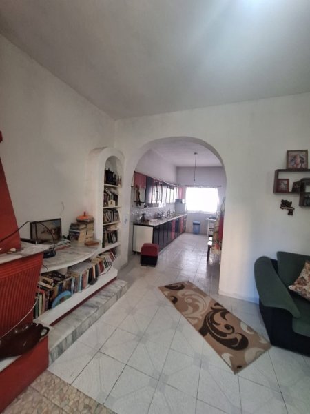 Tirane, jepet me qera apartament 1+1+Aneks Kati 1, 100 m² 400 € (Rr Vaid Kormaku, kodra e Priftit)