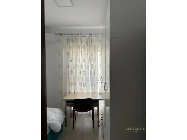 Tirane, jepet me qera apartament 3+1 Kati 4, 99 m² 800 € (Don Bosko)