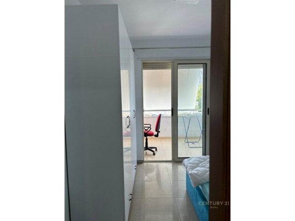 Tirane, jepet me qera apartament 3+1 Kati 4, 99 m² 800 € (Don Bosko)