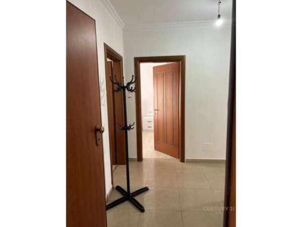 Tirane, jepet me qera apartament 3+1 Kati 4, 99 m² 800 € (Don Bosko)