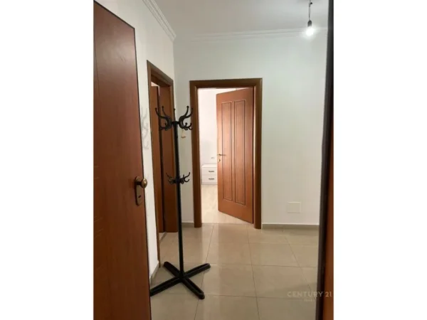 Tirane, jepet me qera apartament 3+1 Kati 4, 99 m² 800 € (Don Bosko)