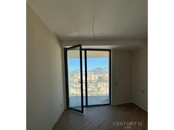 Tirane, jepet me qera ambjent biznesi Kati 12, 104 m² 850 € (Rruga Mine Peza)