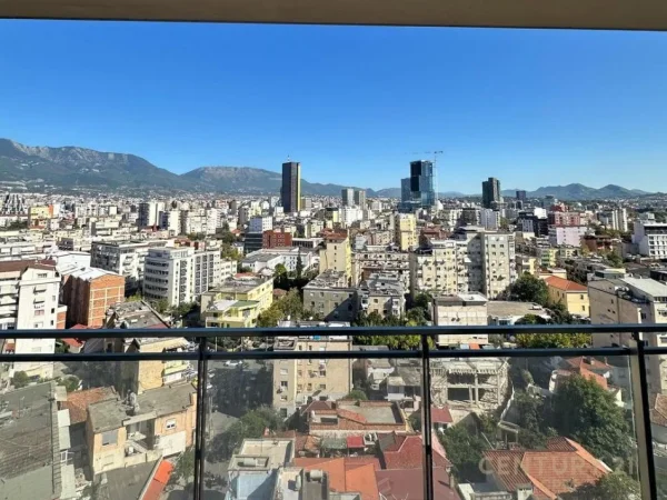 Tirane, jepet me qera ambjent biznesi Kati 12, 104 m² 850 € (Rruga Mine Peza)