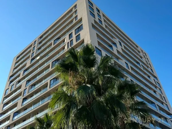 Tirane, jepet me qera ambjent biznesi Kati 12, 104 m² 850 € (Rruga Mine Peza)