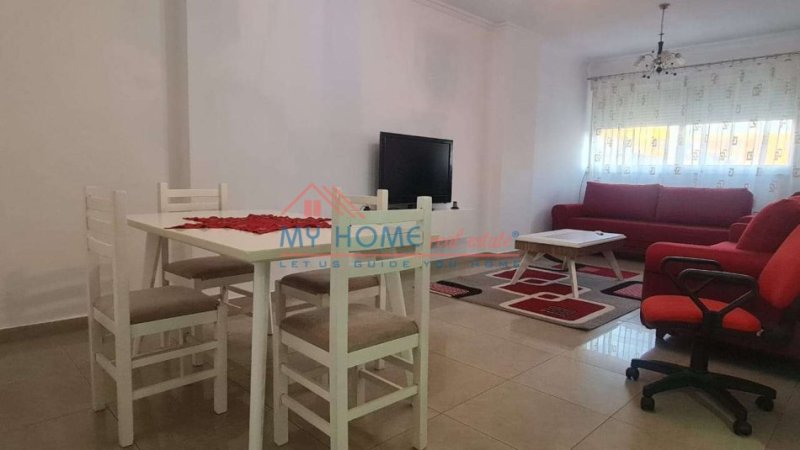 Tirane, jepet me qera apartament 3+1+Ballkon Kati 3, 115 m² 800 € (Rruga Dritan Hoxha)