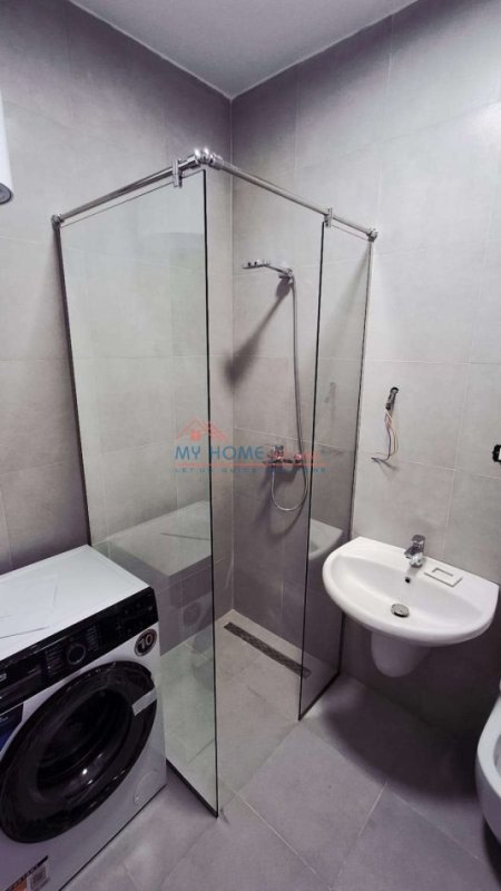 Tirane, jepet me qera apartament 2+1+Ballkon Kati 3, 100 m² 750 € (Rruga Frosina Plaku)