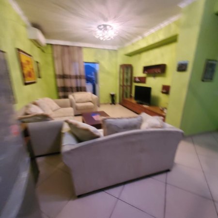 Tirane, jepet me qera apartament 2+1 Kati 8, 100 m² 650 € (zogu i zi)