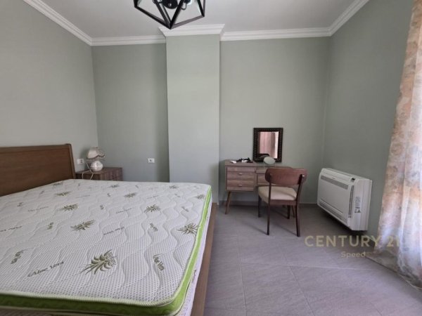Tirane, jepet me qera apartament 2+1 Kati 3, 85 m² 800 € (prane Pazarit te Ri)