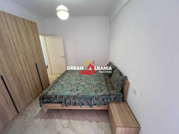 Tirane, jepet me qera apartament 2+1 , 115 m² 420 € (ne Fresk prane Restorant Qesarakes)
