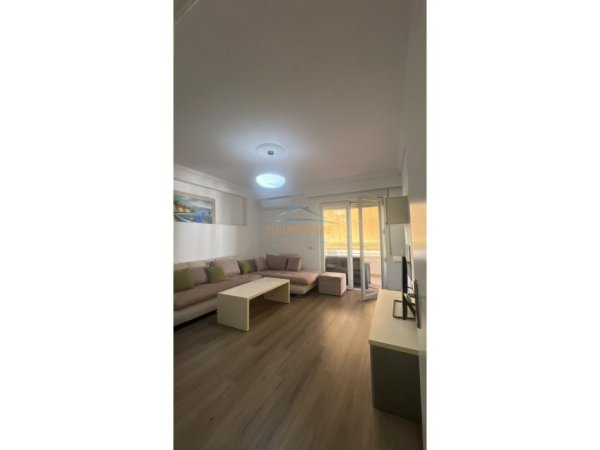Tirane, jepet me qera apartament 1+1 Kati 3, 74 m² 650 €