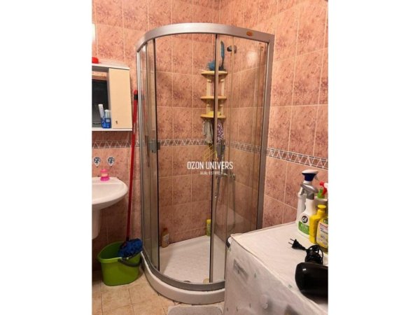 Tirane, jepet me qera apartament 2+1 Kati 8, 100 m² 650 € (komuna parisit)