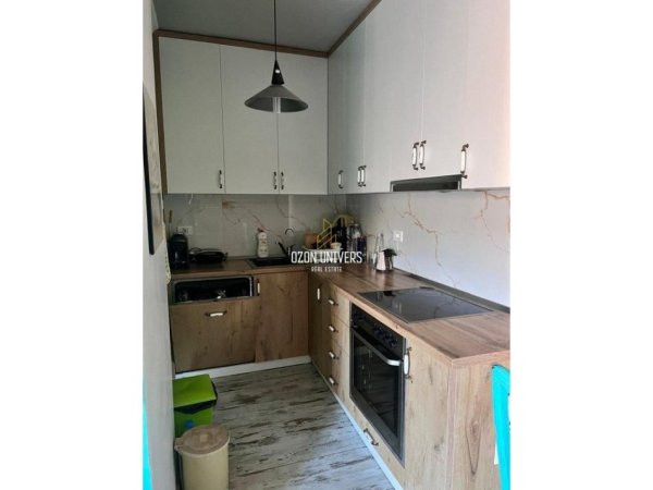 Tirane, jepet me qera apartament 2+1 Kati 8, 100 m² 650 € (komuna parisit)