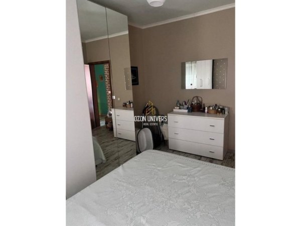 Tirane, jepet me qera apartament 2+1 Kati 8, 100 m² 650 € (komuna parisit)