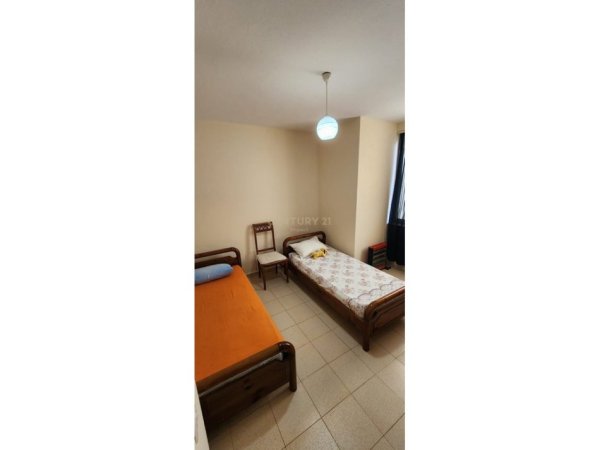 Tirane, jepet me qera apartament 3+1+Aneks+Ballkon Kati 2, 153 m² 900 € (Rr. e Elbasanit)