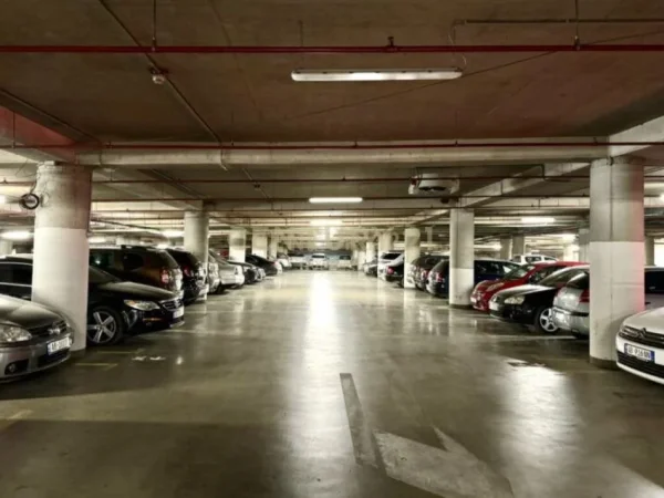 Tirane, shitet garazh | post parkimi Kati -1, 300 m² 240.000 € (Rr. Fortuzi)