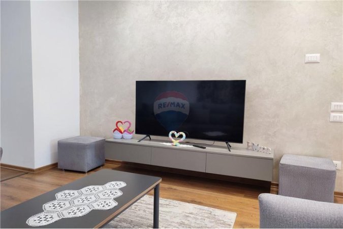 Tirane, jepet me qera Vile 3+1+Aneks , 120 m² 650 € (xhanfize keko)