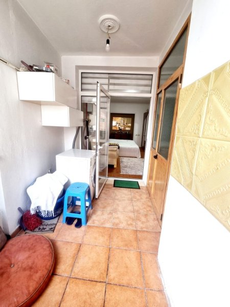 Tirane, jepet me qera apartament 2+1+Ballkon , 700 € (Rruga e Kosovareve)
