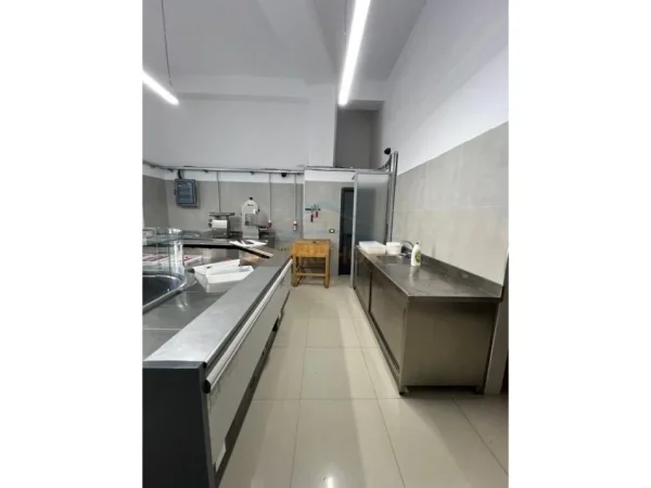 Tirane, shitet ambjent biznesi Kati 0, 129 m² 323.000 € 