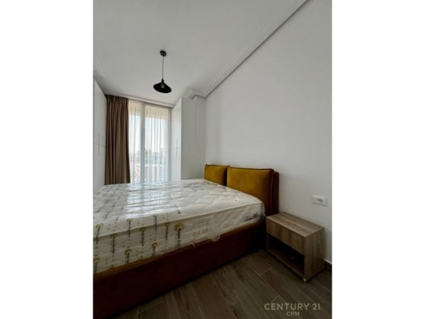 Tirane, jepet me qera apartament 2+1 Kati 3, 96 m² 800 € (në zonën e Shkollës së Kuqe)