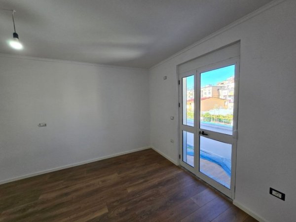 Tirane, shitet 2+1+Ballkon Kati 4, 77 m² 155.000 € 