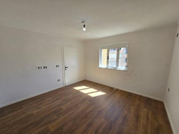 Tirane, shitet 2+1+Ballkon Kati 4, 77 m² 155.000 € 