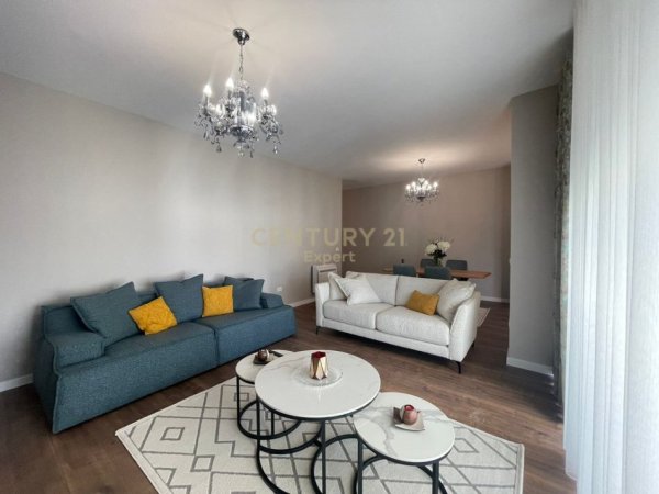 Tirane, jepet me qera apartament 3+1 Kati 3, 143 m² 1.500 € (Liqeni Thate)