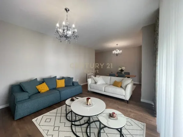 Tirane, jepet me qera apartament 3+1 Kati 3, 143 m² 1.500 € (Liqeni Thate)