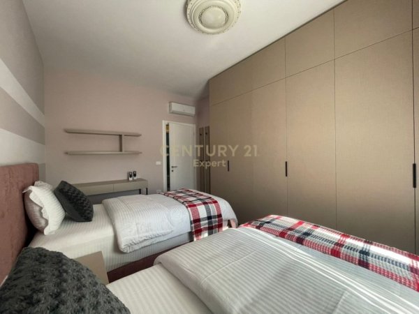 Tirane, jepet me qera apartament 3+1 Kati 3, 143 m² 1.500 € (Liqeni Thate)