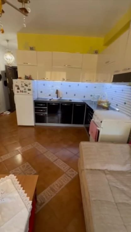 Tirane, jepet me qera apartament 1+1 Kati 6, 400 € (Astir Pranë Arc Hotel)