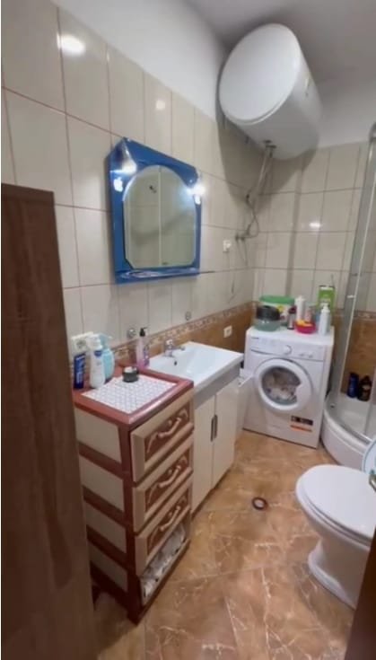 Tirane, jepet me qera apartament 1+1 Kati 6, 400 € (Astir Pranë Arc Hotel)