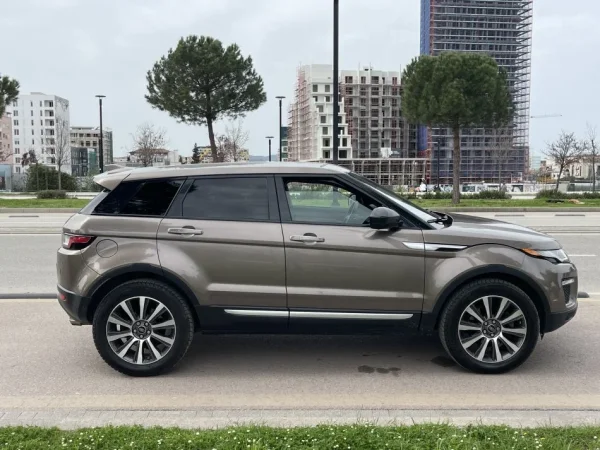 Tirane, shes makine Range Rover Evoque Benzin, kafe automatik Klima 102.000 km 16.900 €