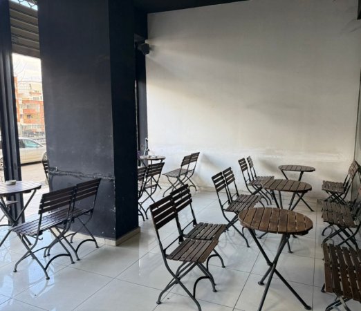 Tirane, shitet dyqan, 204 m² cmimi: 3000€/m2 (Prane zones se Kristal Center)