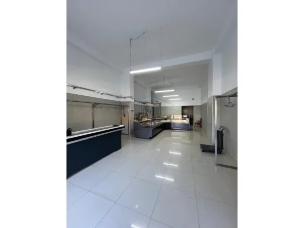 Tirane, shitet ambjent biznesi Kati 0, 129 m² 323.000 € 