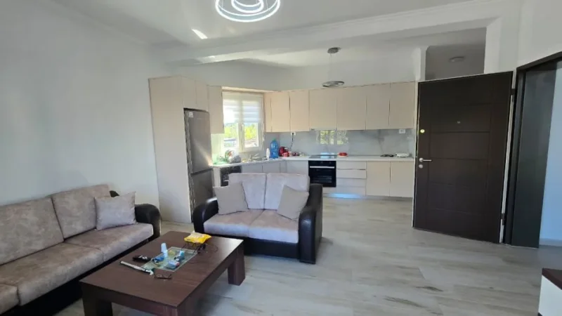 Tirane, jepet me qera apartament 2+1+Ballkon Kati 3, 100 m²