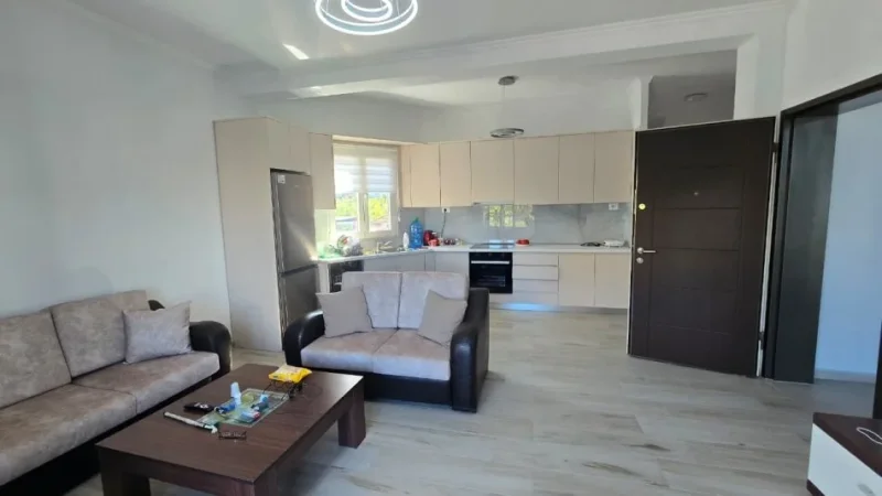 Tirane, jepet me qera apartament 2+1+Ballkon Kati 3, 100 m²