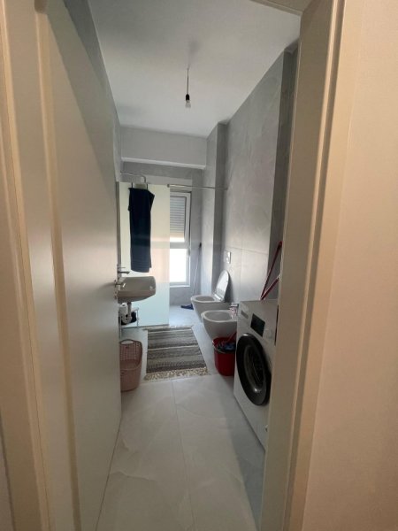 Tirane, shitet apartament 1+1 Kati 6, 58 m² 