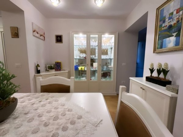 Tirane, shitet apartament 2+1 , 100 m² 215.000 € (shkolla sabaudin gabrani)